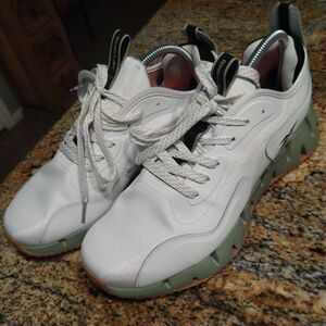 Reebok Men's Zig Dynamica Running Shoes White /LT Green 30106MWKV Size 10.5